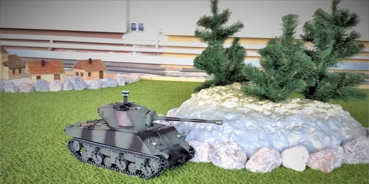 Veľkolepý tankový súboj s upravenými RC modelmi v TANKOVEJ ARÉNE