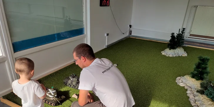 Veľkolepý tankový súboj s upravenými RC modelmi v TANKOVEJ ARÉNE