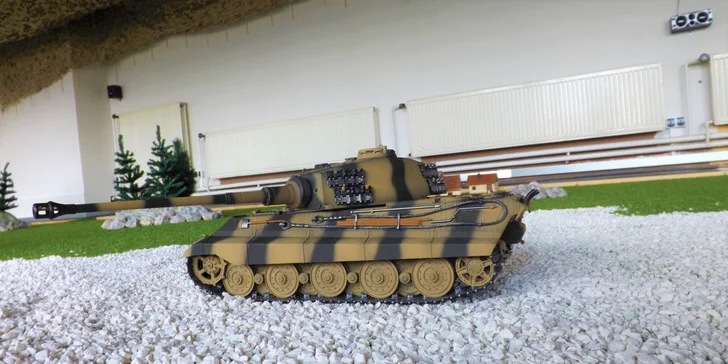Veľkolepý tankový súboj s upravenými RC modelmi v TANKOVEJ ARÉNE