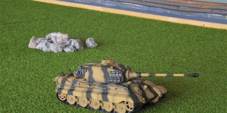 Veľkolepý tankový súboj s upravenými RC modelmi v TANKOVEJ ARÉNE