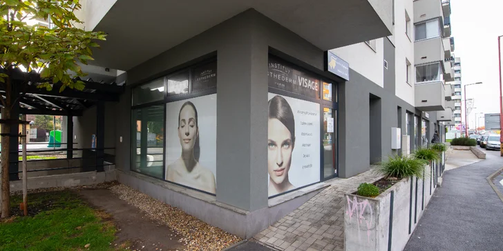 Vlasový botox COCOCHOCO s podstrihnutím v Institut Esthederm Visage