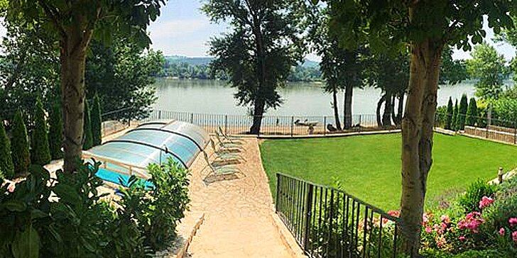 Rodinná dovolenka - chutná polpenzia, privátny wellness alebo vstup do bazéna a komfortné ubytovanie pri brehu Dunaja