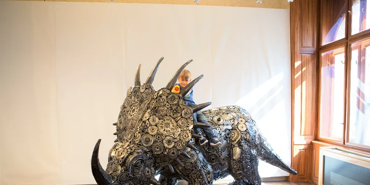 GALERIE OCELOVÝCH FIGURÍN: úžasný svet sci-fi, rozprávok, komiksov a luxusných áut