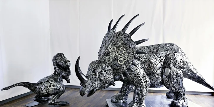 GALERIE OCELOVÝCH FIGURÍN: úžasný svet sci-fi, rozprávok, komiksov a luxusných áut