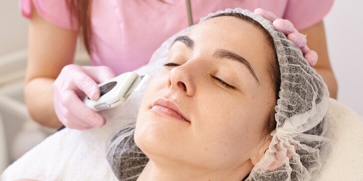 Hĺbkové čistenie pleti skin scrubberom aj s masážou tváre a dekoltu