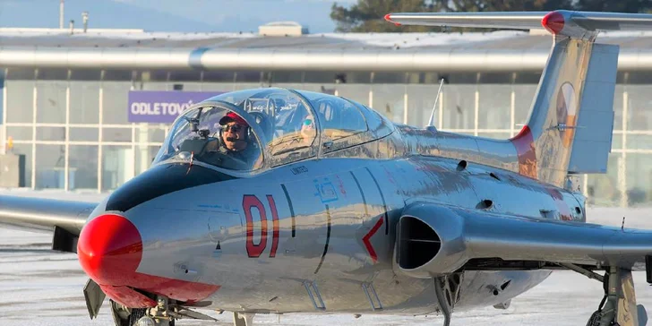 Adrenalínom nabitý let stíhačkou L-29 DELFÍN vrátane akrobacie vo vzduchu!