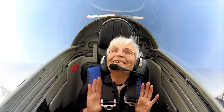 Adrenalínom nabitý let stíhačkou L-29 DELFÍN vrátane akrobacie vo vzduchu!