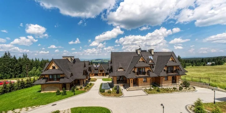Podmanivý výhľad na štíty Tatier v pravom vysokohorskom luxuse