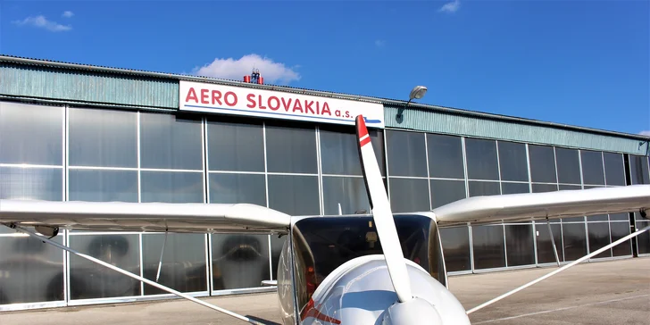 Zažite nezabudnuteľný let ultraľahkým hornoplošníkom s možnosťou pilotovania