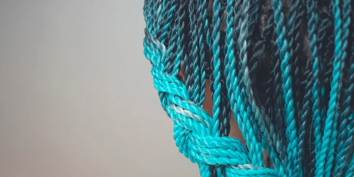 Boxerské copy, pseudo dredy, twisty či kučery - trendy zmena vášho imidžu
