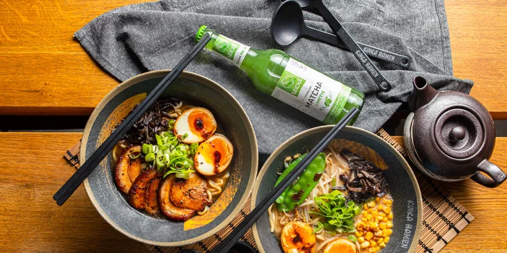 Tradičný japonský Ramen s perlivým drinkom Seicha Matcha