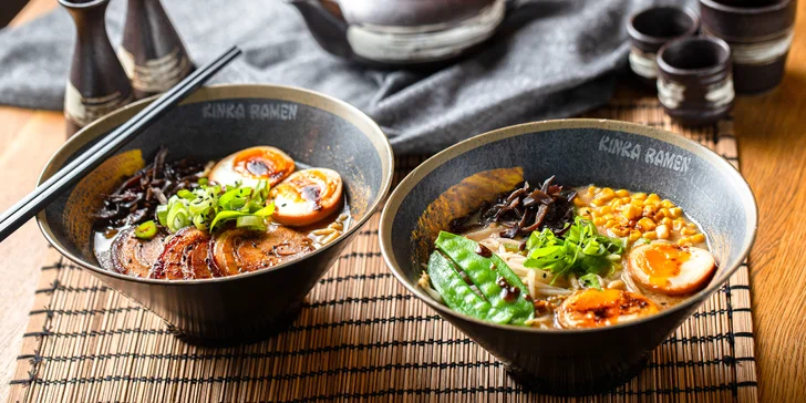 Tradičný japonský Ramen s perlivým drinkom Seicha Matcha