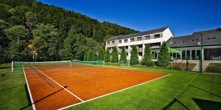 Hotel Bystrá*** s neobmedzeným vodným a saunovým svetom v nádhernej doline Nízkych Tatier pod Chopkom