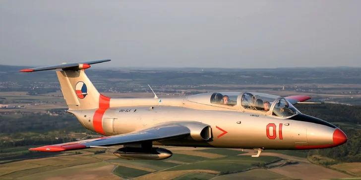 Adrenalínom nabitý let stíhačkou L-29 DELFÍN vrátane akrobacie vo vzduchu!