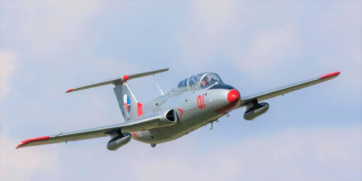 Adrenalínom nabitý let stíhačkou L-29 DELFÍN vrátane akrobacie vo vzduchu!