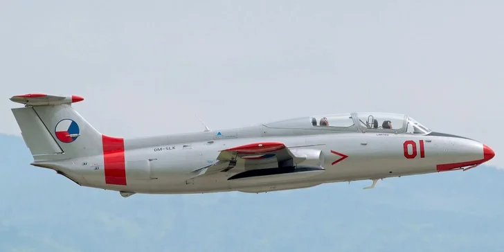 Adrenalínom nabitý let stíhačkou L-29 DELFÍN vrátane akrobacie vo vzduchu!