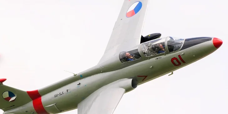 Adrenalínom nabitý let stíhačkou L-29 DELFÍN vrátane akrobacie vo vzduchu!