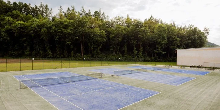 Pobyt v modernom hoteli Tenis s polpenziou a neobmedzeným wellness