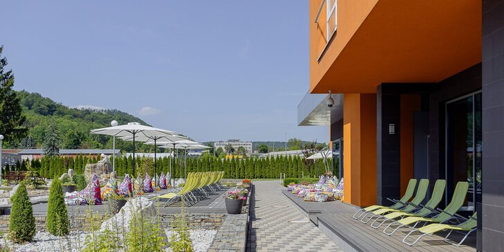 Pobyt v modernom hoteli Tenis s polpenziou a neobmedzeným wellness