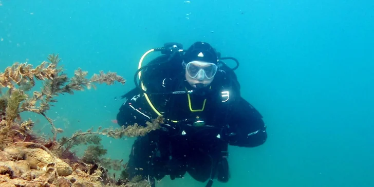 Skúšobný ponor Discover Scuba s potápačským prístrojom v Seneckom jazere