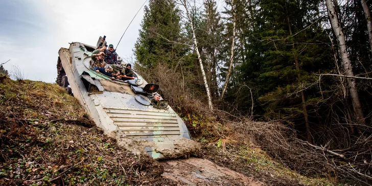 Vzrušujúci adrenalínový zážitok – jazda na bojovom vozidle BVP-2