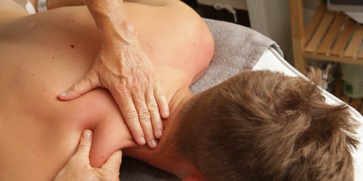 Uvoľňujúca masáž chrbta, rúk a šije alebo celého tela