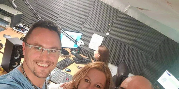 Zážitkové moderovanie LIVE vysielania vo FIT FAMILY RÁDIO + certifikát