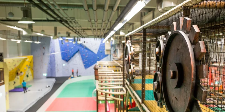 Zabavte sa v STEAM FACTORY: Lezenie, detský svet, Laser Game i lanové centrum