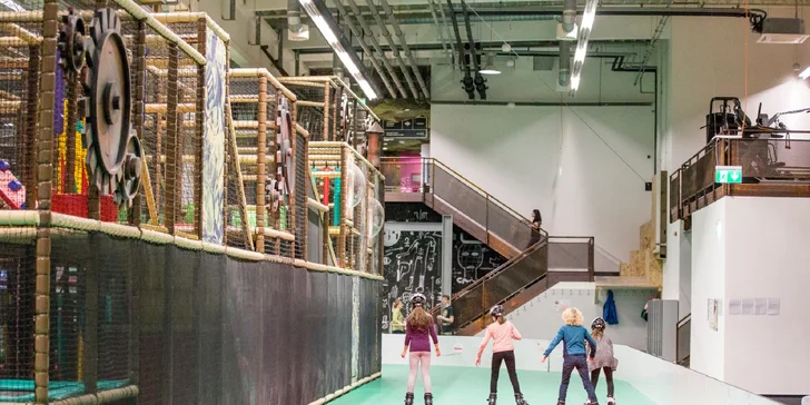 Zabavte sa v STEAM FACTORY: Lezenie, detský svet, Laser Game i lanové centrum