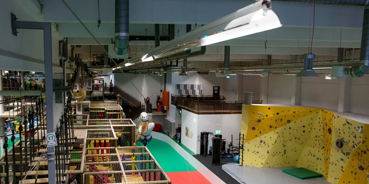 Zabavte sa v STEAM FACTORY: Lezenie, detský svet, Laser Game i lanové centrum