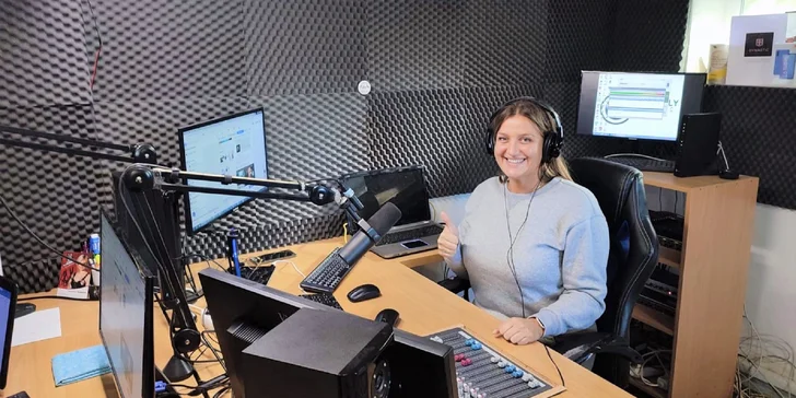 Zážitkové moderovanie LIVE vysielania vo FIT FAMILY RÁDIO + certifikát