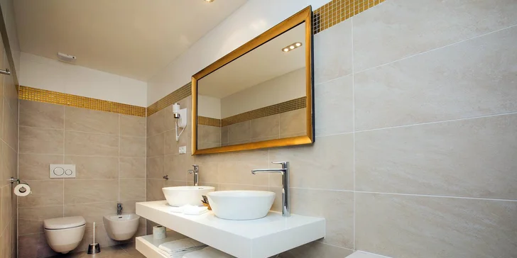 Luxusný pobyt na Malej Strane: bohaté raňajky a 60 min. vstup do privátneho wellness