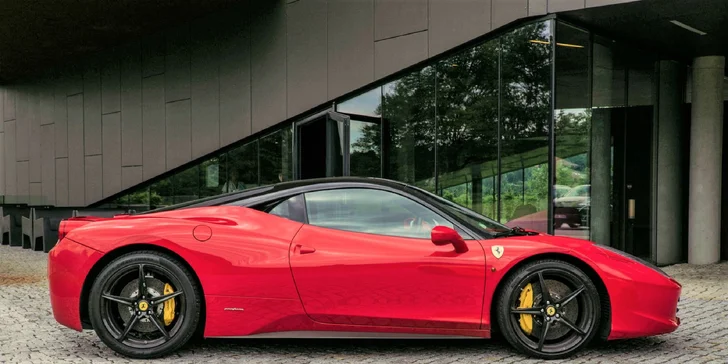 Adrenalínová jazda na Ferrari či Lamborghini!