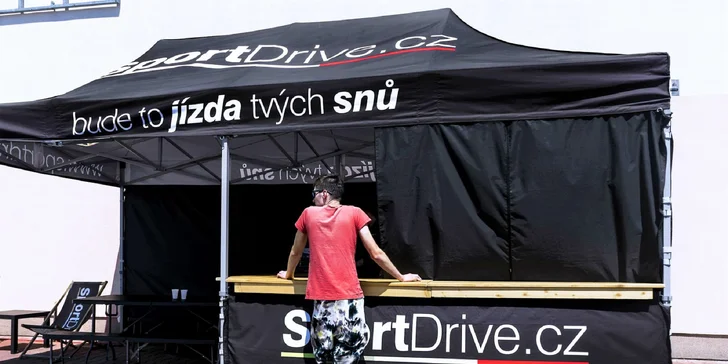 Adrenalínová jazda na Ferrari či Lamborghini!