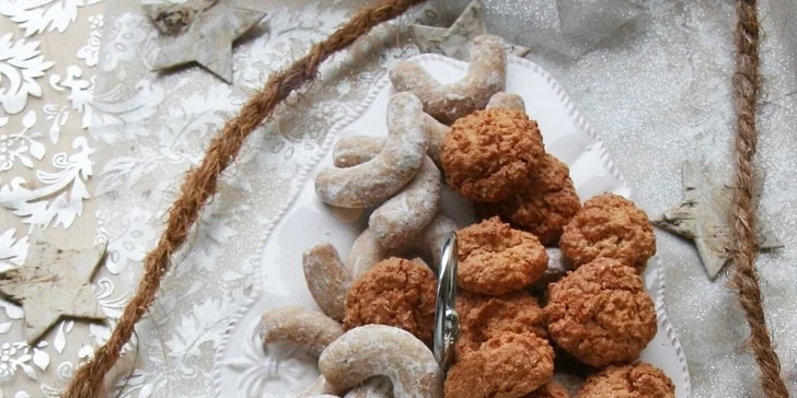 Ručne vyrábané pečivo: linecké srdiečka, grilážky, vanilkové rožteky a iné