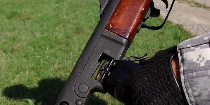 Jedinečná streľba z historických zbraní v modernom štýle