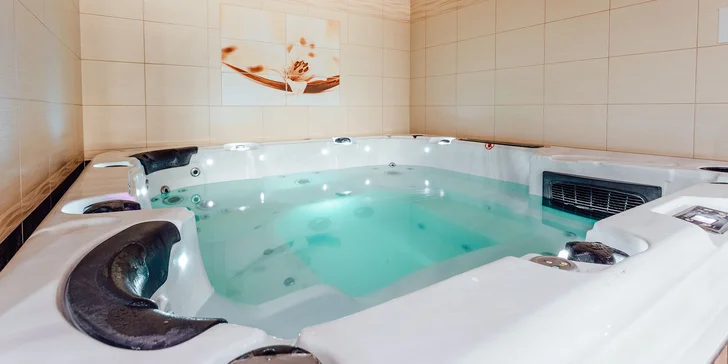 Vstup do wellness na 3 hodiny + mäsová misa v penzióne Zivka***