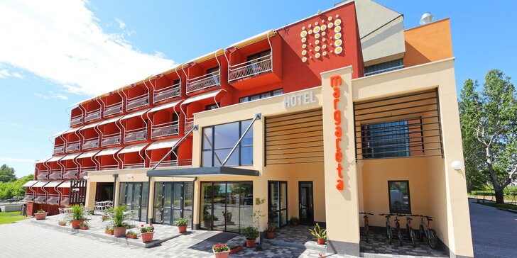 Rodinný hotel pri krásnom Balatone: wellness a moderné izby s terasou