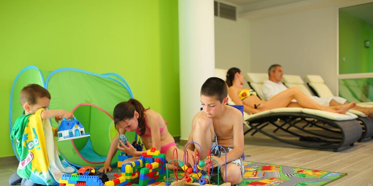 Baby friendly hotel pri krásnom Balatone: wellness a izby Deluxe s terasou