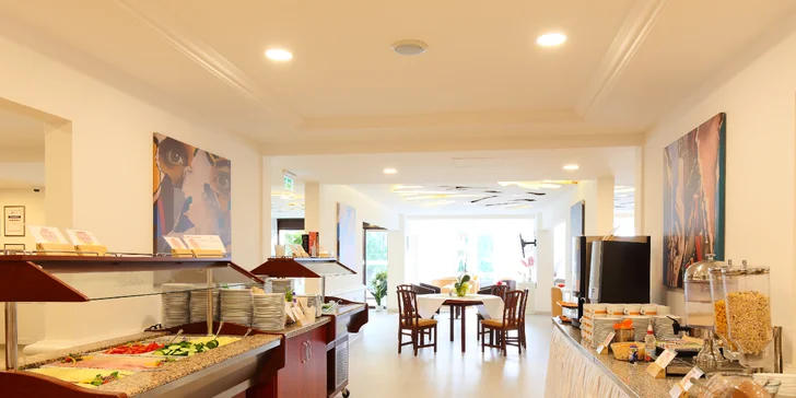 Rodinný hotel pri krásnom Balatone: wellness a moderné izby s terasou