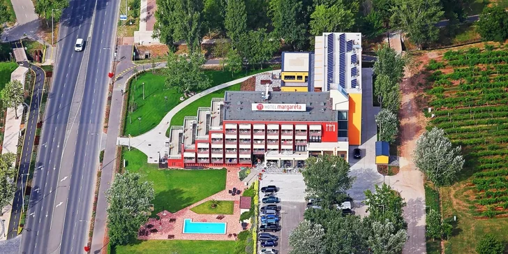 Rodinný hotel pri krásnom Balatone: wellness a moderné izby s terasou