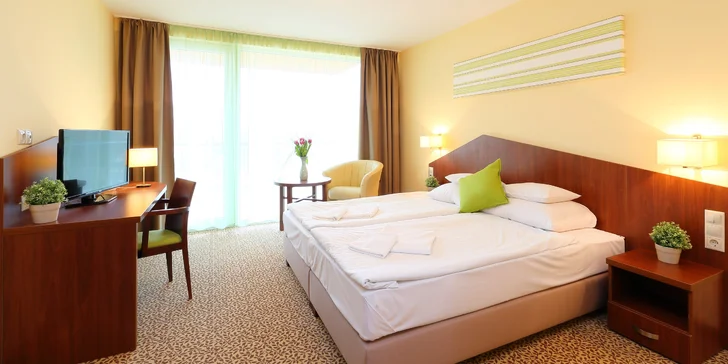 Baby friendly hotel pri krásnom Balatone: wellness a moderné izby s terasou