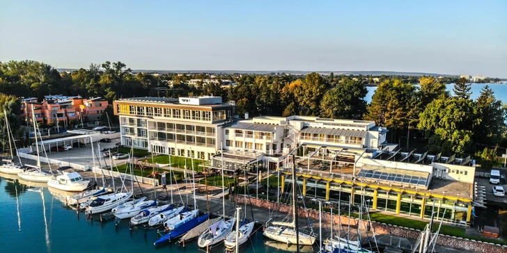 Relax pre celú rodinu vo Wellness Hoteli Yacht**** pri Balatone