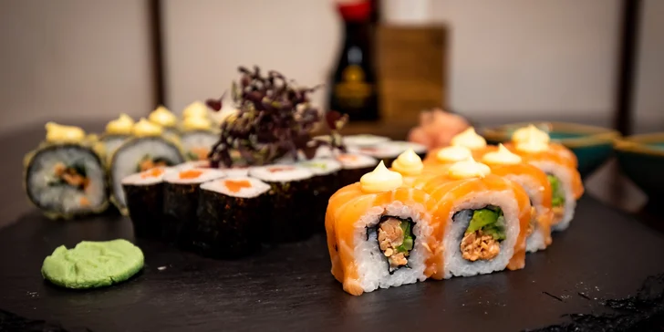 Zimný 34ks sushi set pre 2 osoby v reštaurácii SUSHIHANIL