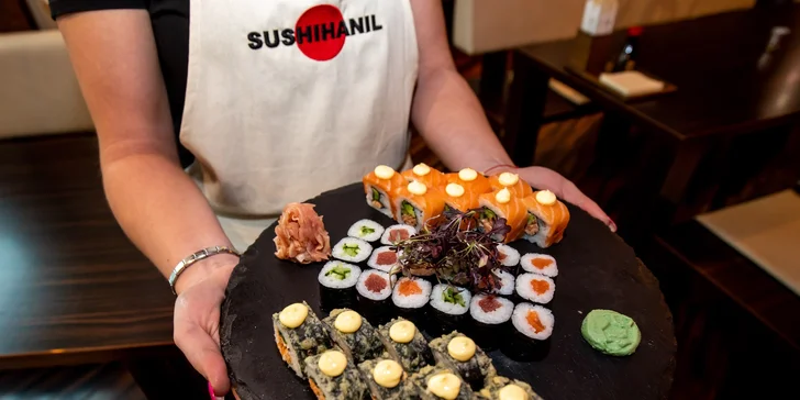 Zimný 34ks sushi set pre 2 osoby v reštaurácii SUSHIHANIL
