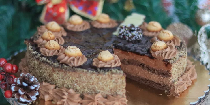 Lahodné zákusky či torta z cukrárne Fajnotka až ku vám domov!
