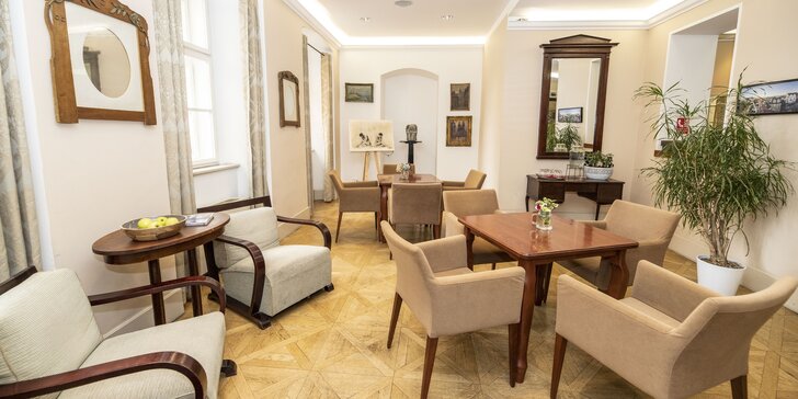 Pobyt v historickom centre Prahy: elegantný hotel, bohaté raňajky a fľaša vína