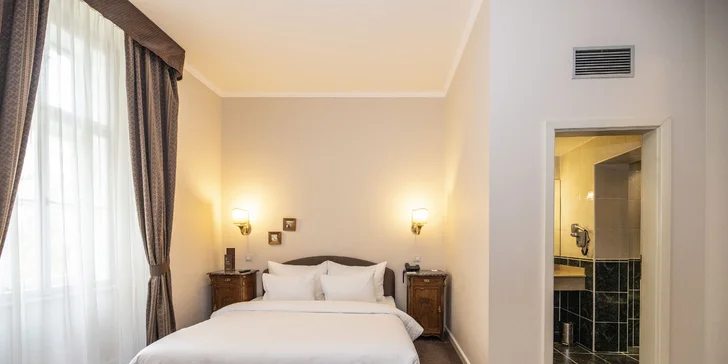 Pobyt v historickom centre Prahy: elegantný hotel, bohaté raňajky a fľaša vína
