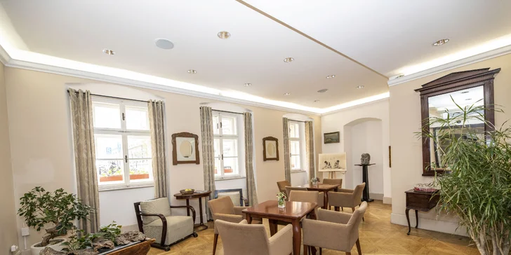 Pobyt v historickom centre Prahy: elegantný hotel, bohaté raňajky a fľaša vína