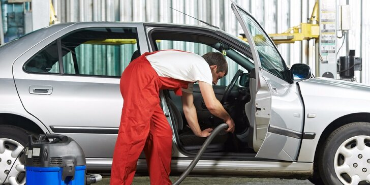 Čistenie exteriéru a interiéru auta: Tepovanie, vysávanie i dezinfekcia ozónom